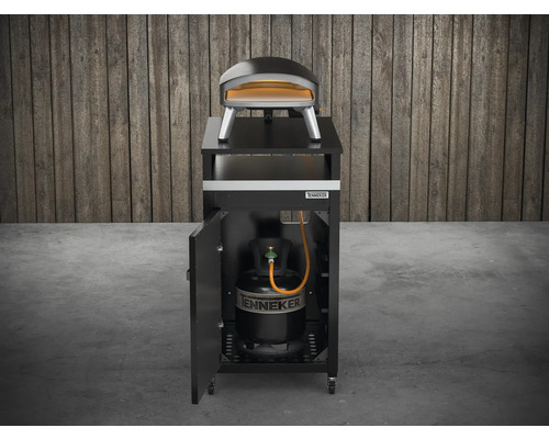 Tenneker Gas Pizzaofen auf einem rollbaren Untergestell mit Gasflasche