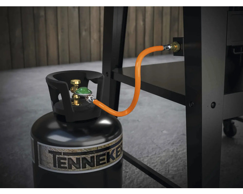 Gasflasche verbunden mit einem Grill