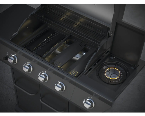 Gasgrill mit geöffnetem Deckel und Seitenbrenner
