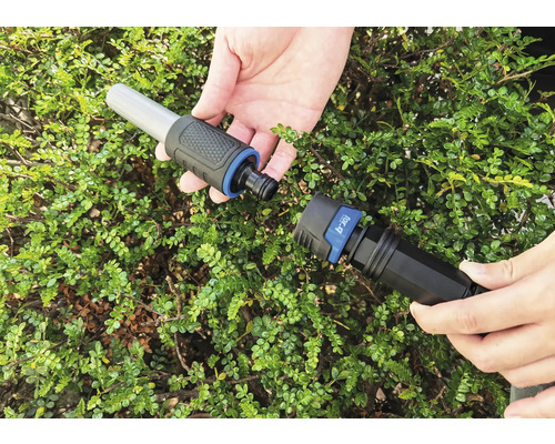 Gartenschlauchkupplung wird verbunden