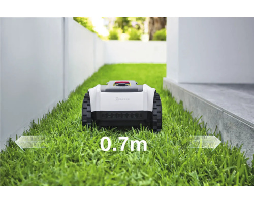 ECOVACS Rasenmähroboter im Einsatz auf einer Rasenfläche mit einer Schnittbreite von 0.7 Meter