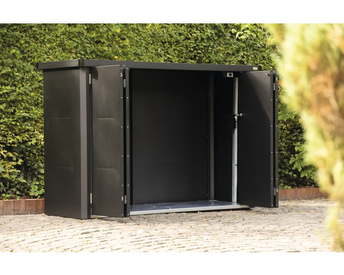 Offener Geräteschrank aus Metall im Aussenbereich