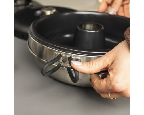 Gugelhupfform aus Metall mit Antihaftbeschichtung und Griffen