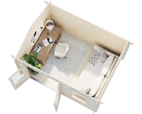 Innenansicht eines Holzgartenhauses mit Schreibtisch, Stuhl und Bett