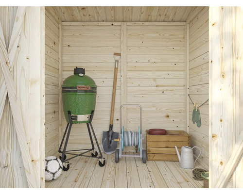 Gartenhausinnenausstattung mit Grill, Gartengeräten und Zubehör.