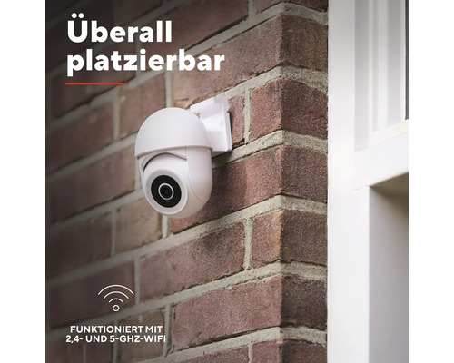 Überwachungskamera zur flexiblen Platzierung an einer Ziegelwand