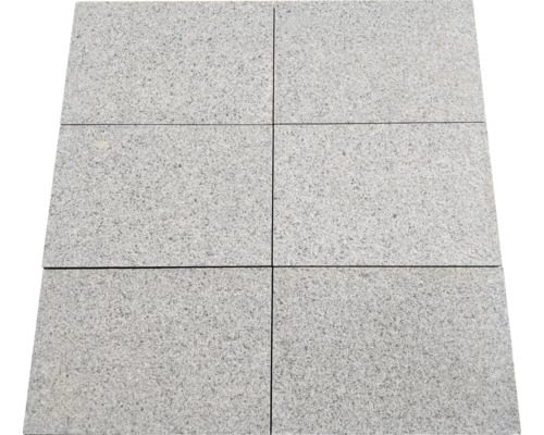 Sechs graue Steinplatten für den Außenbereich