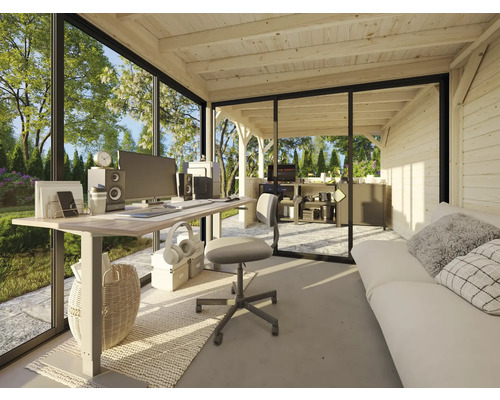 Helles Arbeitszimmer mit Schreibtisch, Bürostuhl und Blick in den Garten
