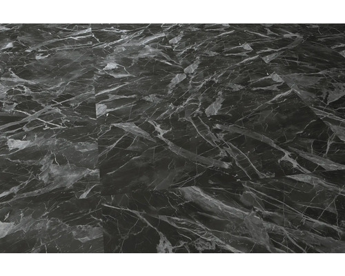 Boden mit Fliesen in Marmoroptik