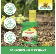 Neudorff Schachtelhalm Extrakt in grüner Flasche mit Hinweisen zu ökologischem Landbau und Recycling