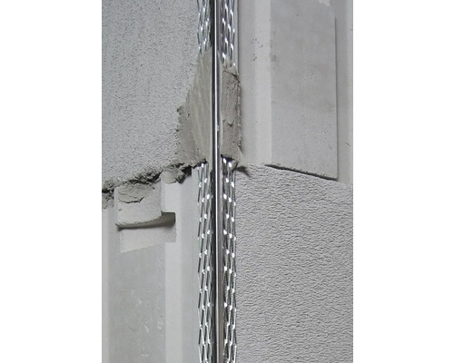 Eckschutzschiene mit Putz an einer Wand