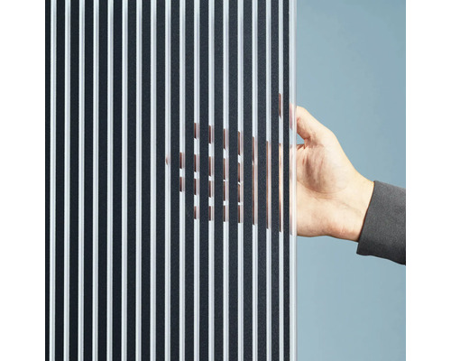 Dekorplatte mit gerippter Struktur und Hand