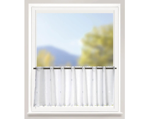 Fenster mit weißer Bistrogardine und Stangendurchzug