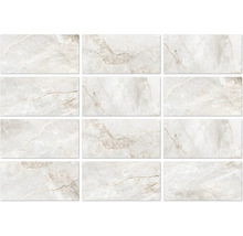 Fliesen mit Marmoroptik für Wand und Boden