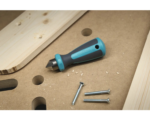 Wolfcraft Körner mit Schrauben auf einer Werkbank