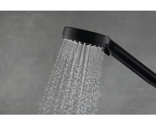 Handbrause mit fließendem Wasser