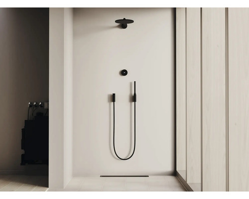 Begehbare Dusche mit Kopfbrause und Handbrausegarnitur