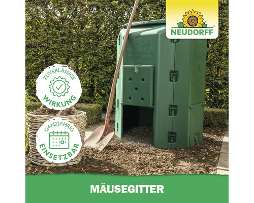 Komposter aus Kunststoff mit Spaten und Korb