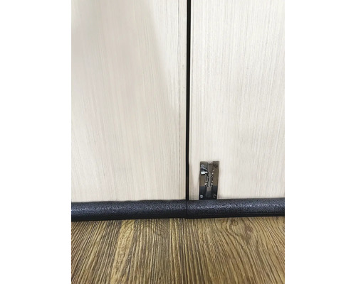 Doppeltür mit Türkantenschutz und Riegel