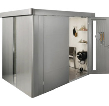 Gartenschrank aus Metall mit Schiebetüren und geöffneter Tür mit Grill und Regalen