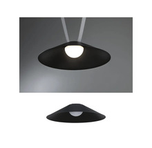 Schwarze Hängelampe mit Lampenschirm