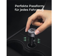 Aukey Kfz-Ladegerät wird in den Zigarettenanzünder eines Autos gesteckt