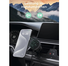 Smartphone an kabelloser Autoladestation im Armaturenbrett