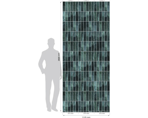 Fliesenwand mit rechteckigen Fliesen und Größenangaben.