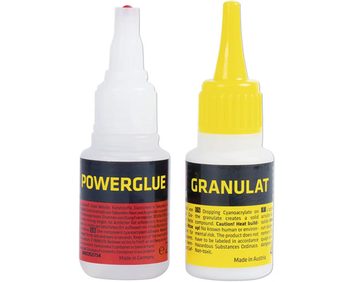 Zwei Flaschen Sekundenkleber, eine aus Deutschland und eine aus Österreich