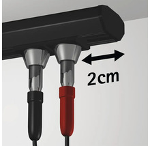 Zwei Niedervolt-Steckverbinder mit 2 cm Abstand in schwarzer Stromschiene