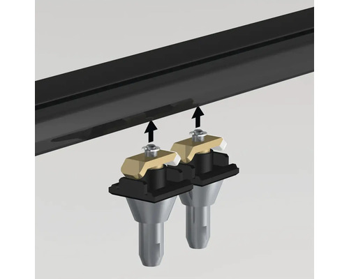 Zwei Befestigungsadapter montiert an einer Schiene.