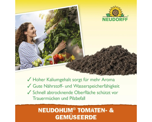 Neudorff Logo. Neudohum Tomaten- und Gemüseerde neben einer Frau, die Tomaten erntet.