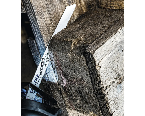 Säbelsägeblatt beim Sägen von Holz