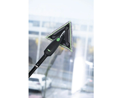 Fensterwischer mit Teleskopstiel zur Reinigung von Fenstern