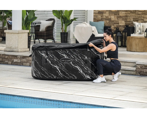 Aufblasbarer Lay-Z-Spa Ice Bath Whirlpool mit Abdeckung im Garten