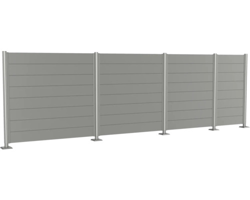 Sichtschutzzaun aus horizontalen Paneelen mit Metallpfosten
