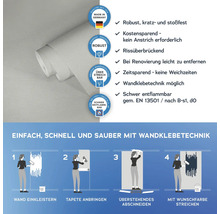 Rolle einer robusten, kratz- und stoßfesten Wandtapete mit Hinweisen zur Verarbeitung und Eigenschaften wie schwer entflammbar
