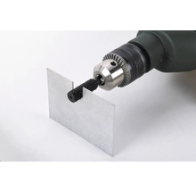 Bohrmaschine mit Anreibscheibe zum Entgraten von Metall