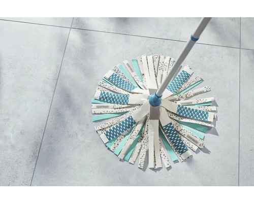 Mopp mit Streifen für die Bodenreinigung