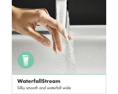 Wasserhahn mit breitem Wasserstrahl im Badezimmer