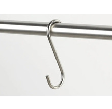 S-förmiger Haken aus Metall an einer Stange