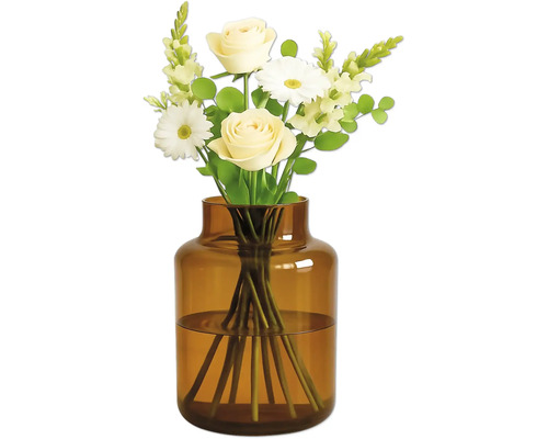 Blumenstrauß mit Rosen und Gänseblümchen in einer Glasvase