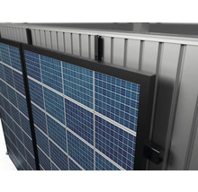 Montage von Solarmodulen an einer Fassade