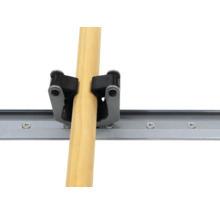 Wandhalterung mit Holzstiel zur Aufbewahrung von Werkzeugen