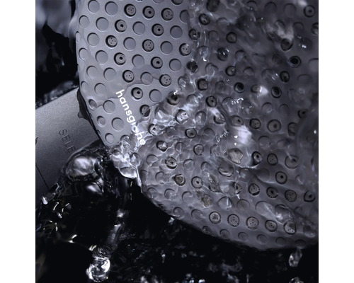 Hansgrohe Logo Duschkopf mit Wasser