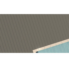 Terrassendielen aus Holzverbundwerkstoff neben einem Schwimmbecken