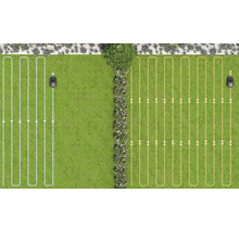 Rasenfläche mit zwei Rasenmährobotern, die unterschiedliche Mähwege demonstrieren