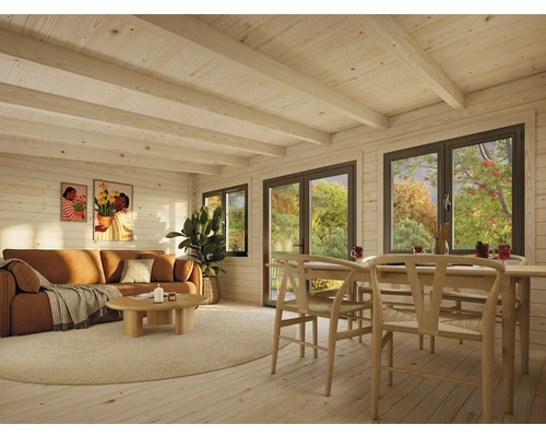 Helles Wohnzimmer mit Holzvertäfelung, Sofa, Teppich und Esstisch