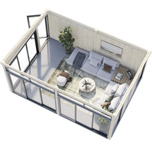Innenansicht eines modernen Gartenhauses mit Wohnbereich, Möbeln und viel Tageslicht.