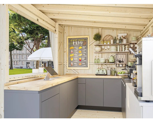 Innenansicht eines Imbissstandes mit Theke, Küchenutensilien und Speisekarte